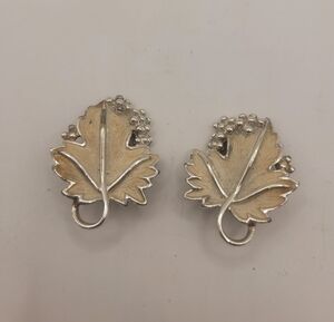 Sarah Coventry Grape Leaf White Enamel Silver Tone Earrings